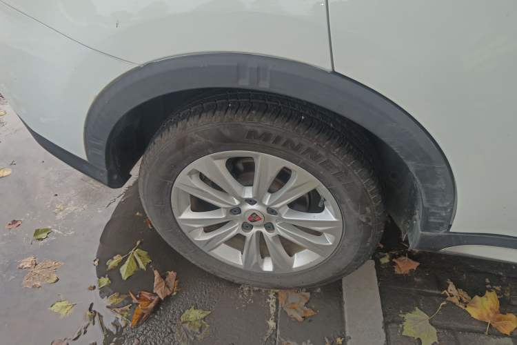 Used Roewe RX5 2018 20T Two-Wheel Drive Automatic Internet Smart Edition
