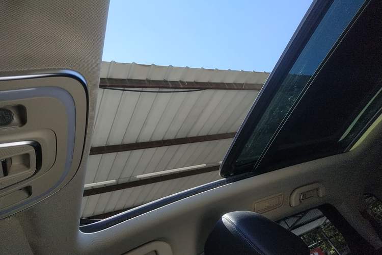 Used BYD Tang 2018 2.0T Automatic SmartConnect Prestige 7-Seater China V Standard
