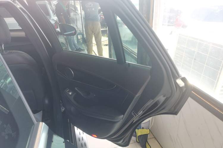 Used Mercedes-Benz GLC 2018 Facelift GLC 260 4MATIC Luxury Edition
