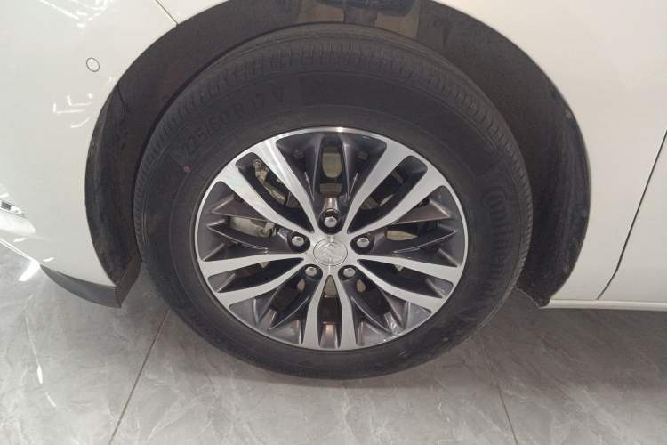 Used Buick GL8 2022 ES Landtrek 653T Luxury Edition