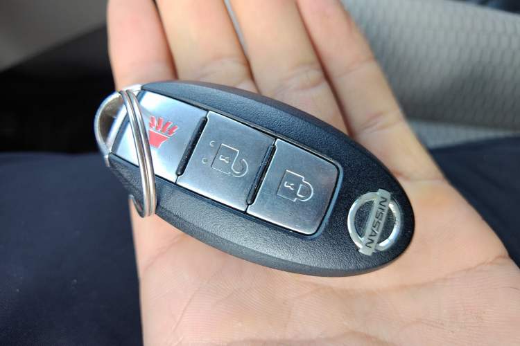 Used Nissan NV200 2014 1.6L CVT Luxury Model China IV Standard