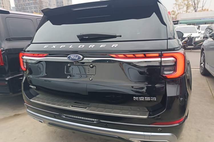 Used Ford Explorer 2024 2.3T EcoBoost Four-Wheel Drive Titanium Edition 6 Seats