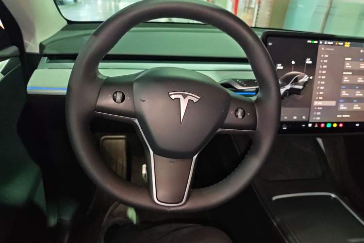 Used Tesla Model Y 2024 Long-Range All-Wheel-Drive Version