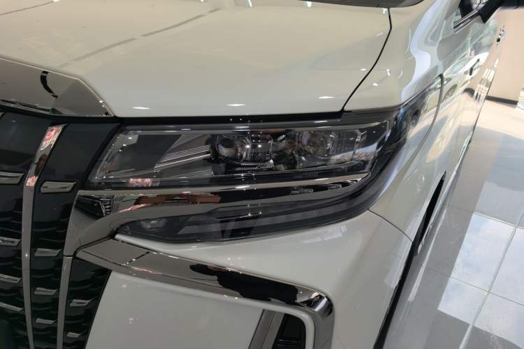 Used Toyota Alphard 2023 Dual-Motor 2.5L Premium Golden Edition