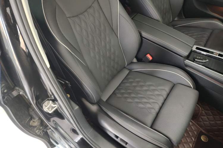 Used Volkswagen Magotan 2024 380TSI DSG Prestige Edition DaMai Package
