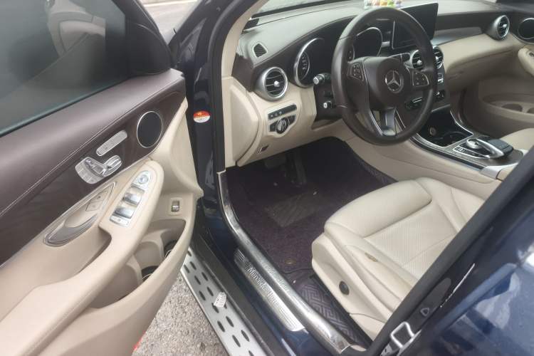 Used Mercedes-Benz GLC 2017 GLC 300 4MATIC Sport Edition
