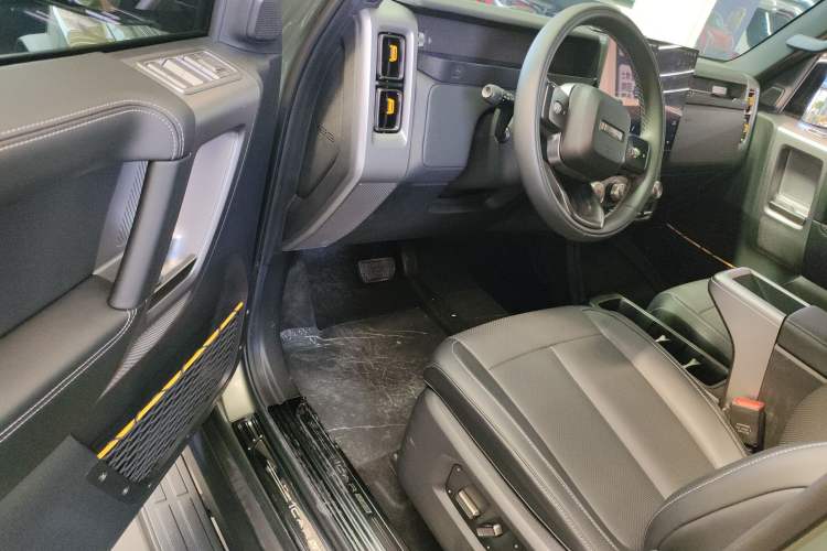 Used  V23 2025 501 Four-Wheel Drive Intelligent Driving Version
