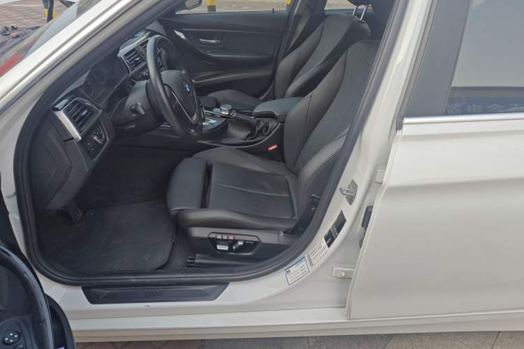 Used BMW 3 Series 2019 320Li Fashion Model
