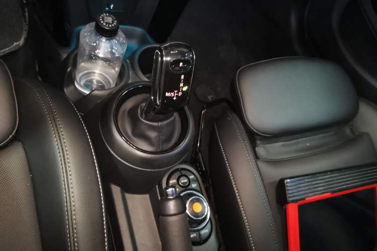 Used  MINI 2021 1.5T COOPER Classic Edition Five-Door Version
