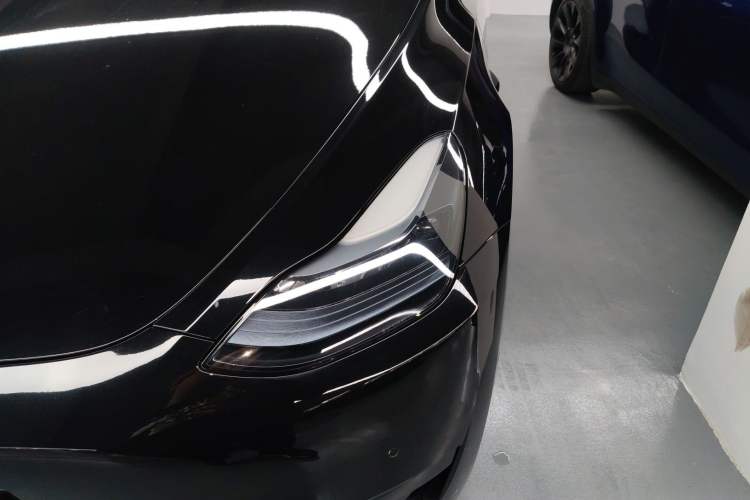 Used Tesla Model Y 2023 Rear-Wheel-Drive Version
