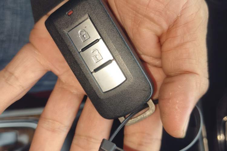 Used Mitsubishi Outlander 2019 2.0L Two-Wheel Drive Comfort Edition 5 Seats China V Standard