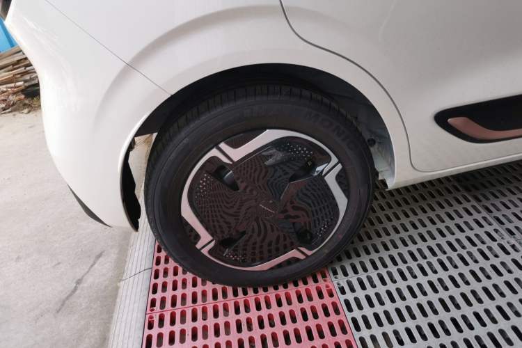 Used Dongfeng NAMMI 01 2024 New Edition 330 Plus Smart+
