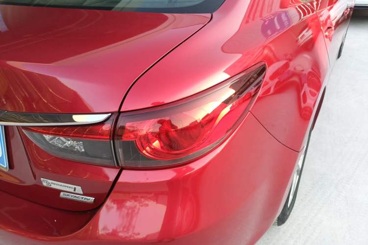 Used Mazda Atenza 2015 2.0L Blue Sky Luxury Edition
