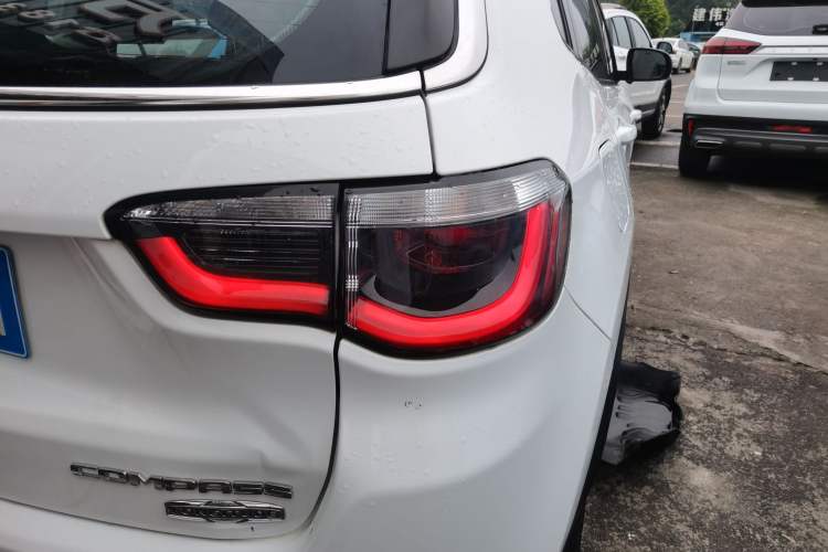 Used  Compass 2019 200T Automatic Family Edition - Connected Large Screen Version
