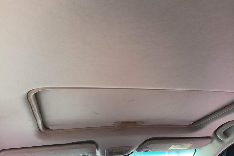 Used Baojun 560 2015 1.8L Manual Luxury Model
