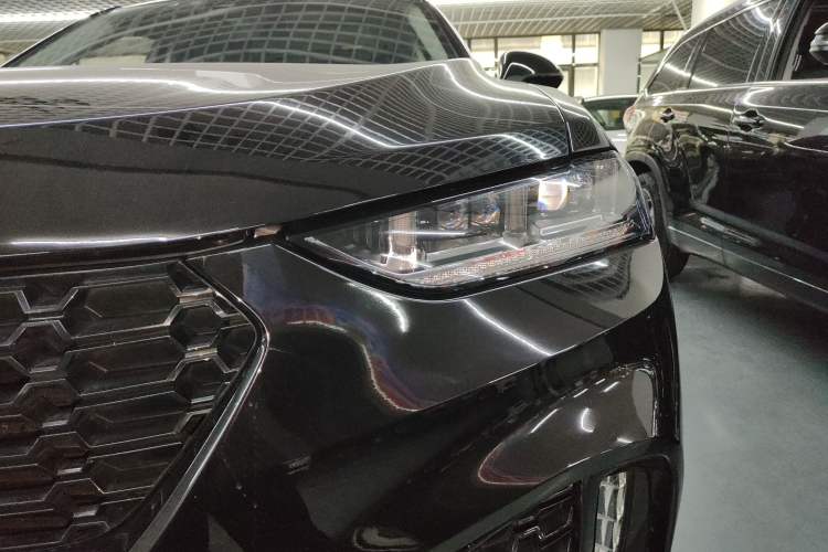 Used Wey VV7 2019 Upgraded Model 2.0T Flagship Version China VI
