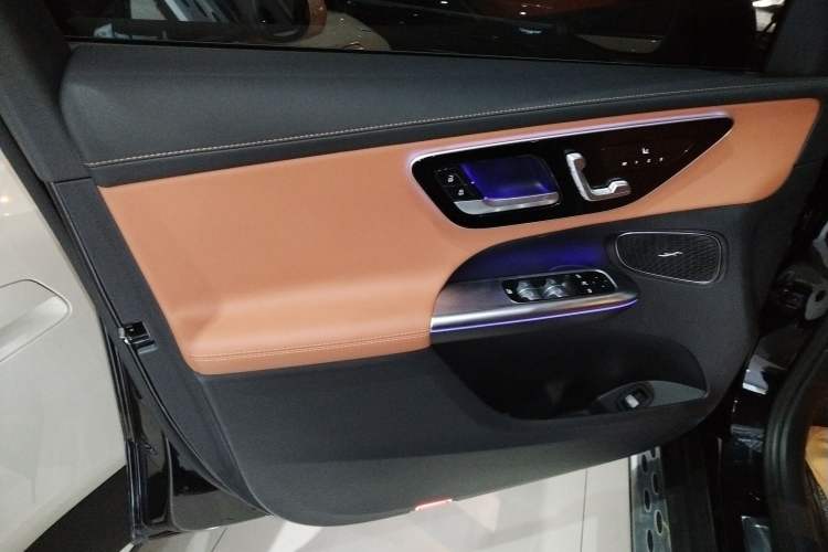 Used Mercedes-Benz GLC 2023 Refreshed GLC 300 L 4MATIC Dynamic Edition 5 Seats
