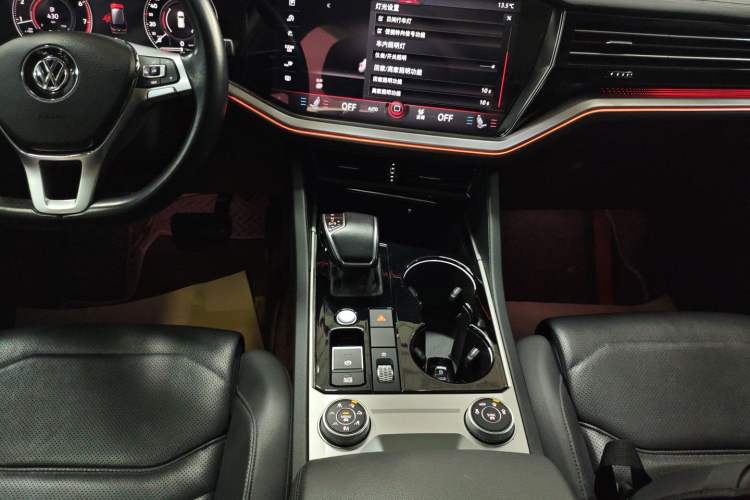 Used Volkswagen Touareg 2020 2.0 TSI RuiShang Edition China VI Standard
