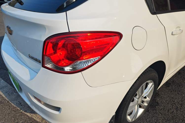 Used Chevrolet Cruze 2013 Hatchback 1.6L Automatic Luxury Model
