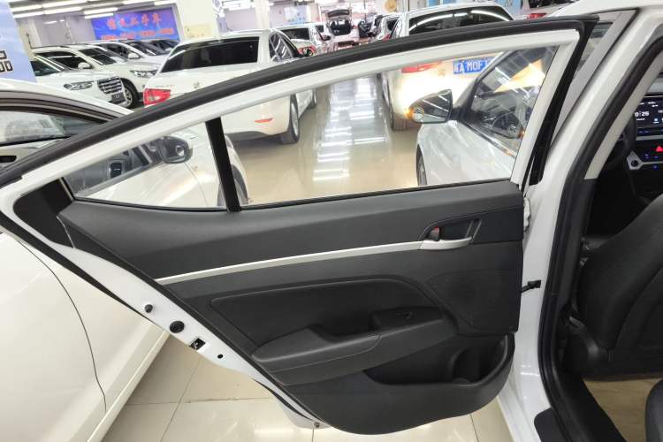 Used Hyundai Elantra 2018 1.6L Automatic 15th Anniversary Special Edition
