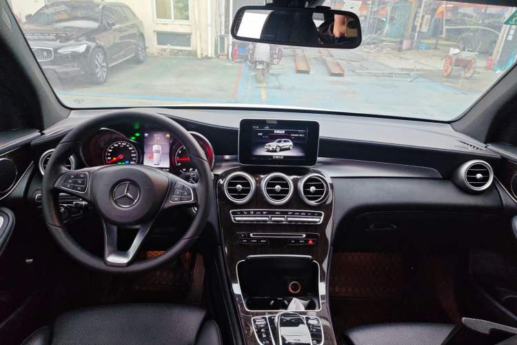 Used Mercedes-Benz GLC 2018 GLC 260 4MATIC Dynamic Edition
