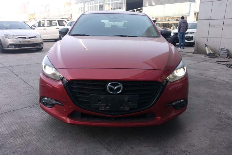 Used Mazda Mazda 3 Axela 2017 Hatchback 2.0L Automatic Sport Model China V Emission Standard
