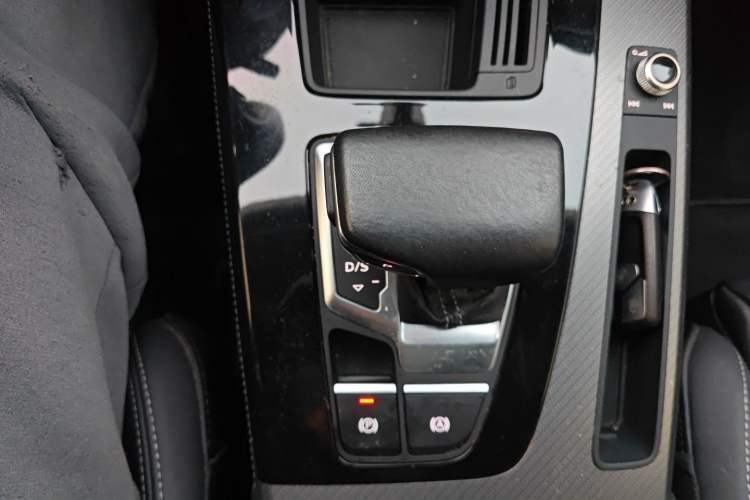 Used Audi Q5L 2022 40T Luxury Dynamic Model
