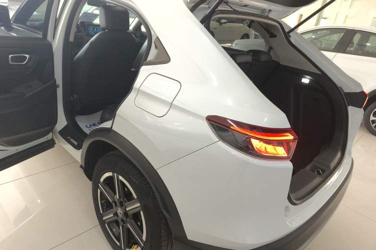 Used Honda Vezel 2023 1.5L CVT Tech Edition
