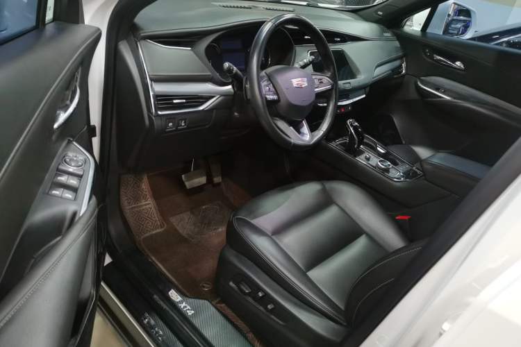 Used Cadillac XT4 2021 28T Two-Wheel Drive Leading Version
