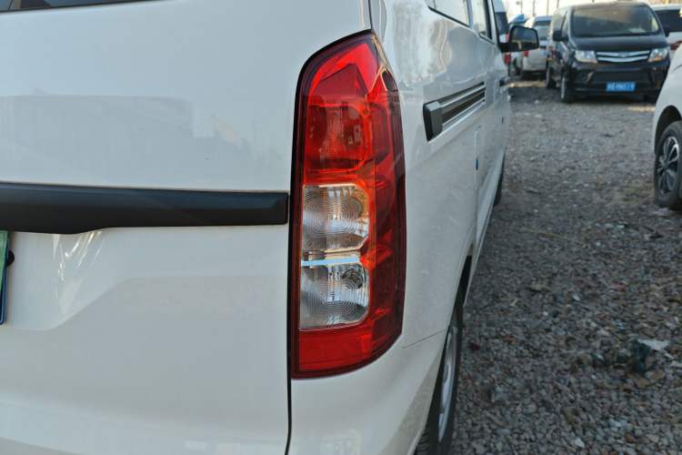 Used Wuling Hongguang V 2022 1.5L Jingqu Edition Electric-Assist LAR