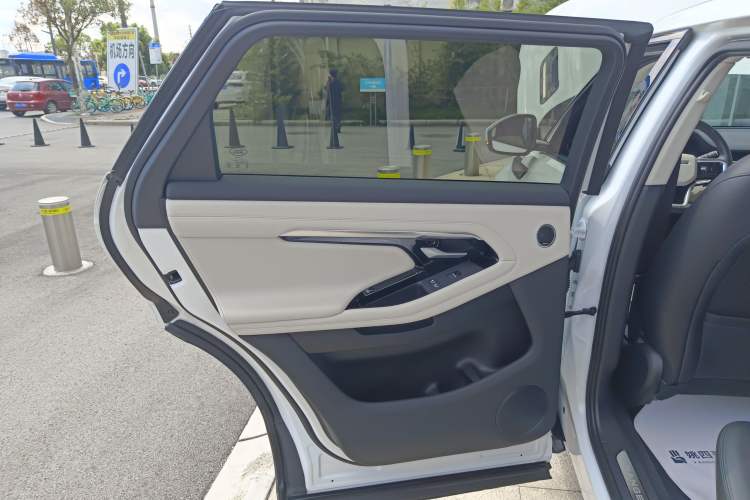 Used Land Rover Range Rover Evoque 2023 Aurora L 249 PS Luxury Edition