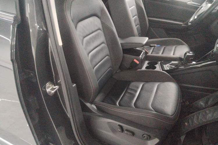 Used Volkswagen Tayron 2020 330TSI Two-Wheel Drive Luxury Smart Connectivity Version
