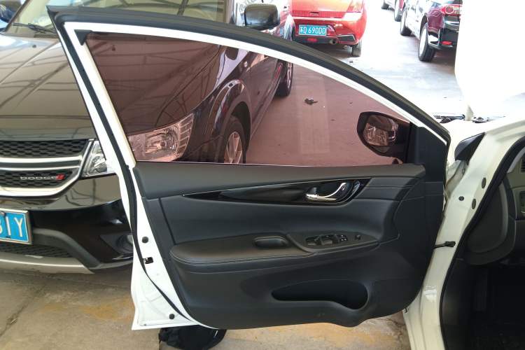 Used Nissan Tiida 2016 1.6L CVT Cool Dynamic Edition
