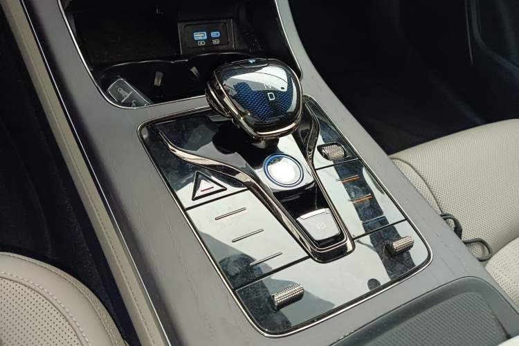 Used BYD Han 2025 EV with 701 km of Laser Radar-Enabled Intelligent Driving
