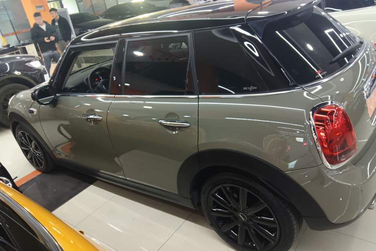 Used  MINI 2019 1.5T COOPER Artist Five-Door Edition
