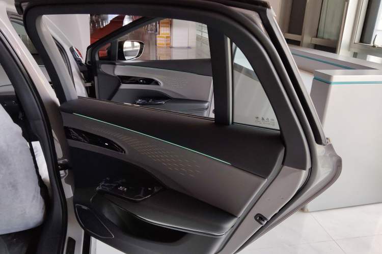 Used Hongqi EH7 2024 820 Pro
