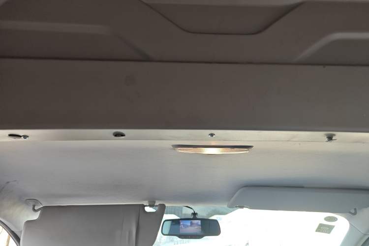 Used Ford Transit 2017 2.0T Gasoline Multi-Purpose Commercial Vehicle Mid-Drive Mid-Roof China V Standard
