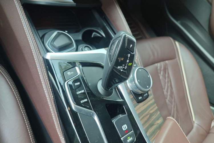 Used BMW 5 Series 2018 Facelifted 530Li xDrive Luxury Package
