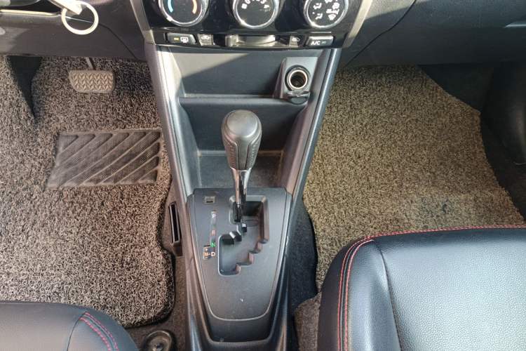 Used Toyota YARiS L 2016 Revised 1.5E CVT Charming Edition