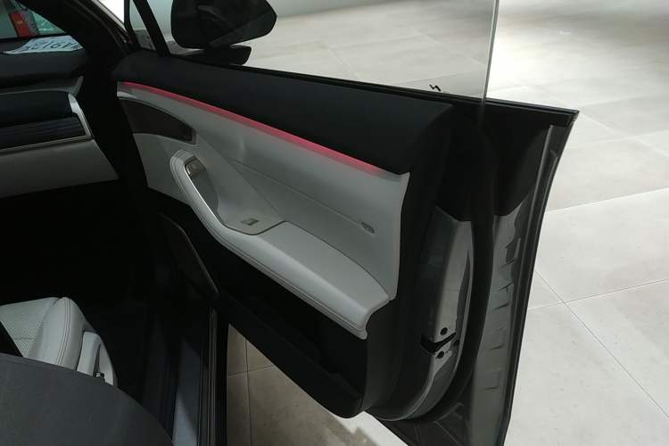 Used ONVO L60 2024 60 kWh Rear-Drive Version
