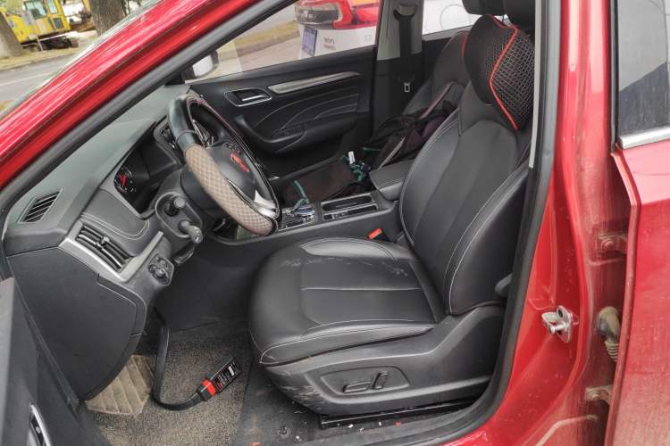 Used Roewe i6 2019 PLUS 1.6L CVT 4G Connected Flagship Deluxe Edition
