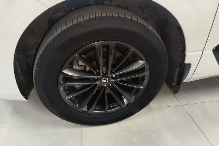 Used Changan UNI-K 2023 2.0T Two-Wheel Drive YueShang Trim
