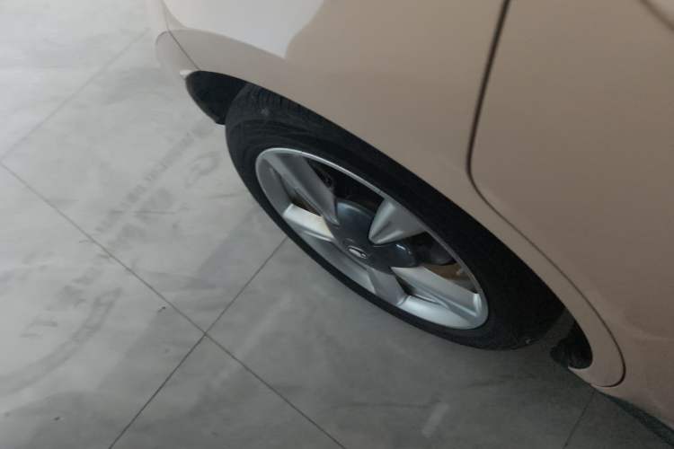 Used ORA Good Cat 2023 401 km Standard Range Luxury Version Lithium Iron Phosphate
