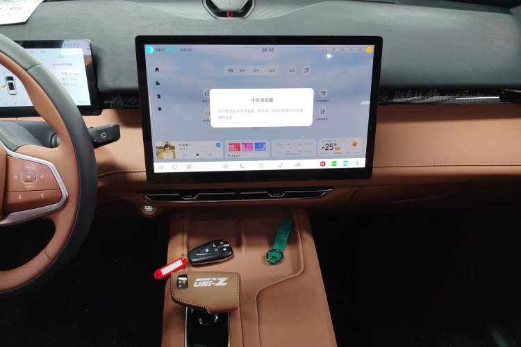 Used Changan UNI-Z New Energy 2024 Blue Whale Smart Electric iDD 125km Excellence Model
