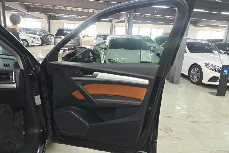 Used Audi Q5L 2020 Updated 40 TFSI Prestige Fashion Edition
