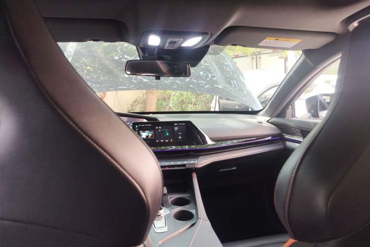 Used Changan UNI-V 2023 1.5T Prestige Model
