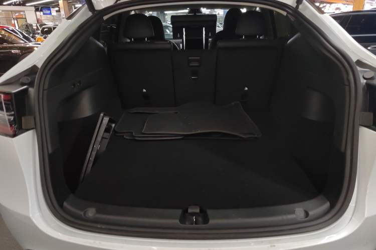 Used Tesla Model Y 2023 High-Performance All-Wheel-Drive Version