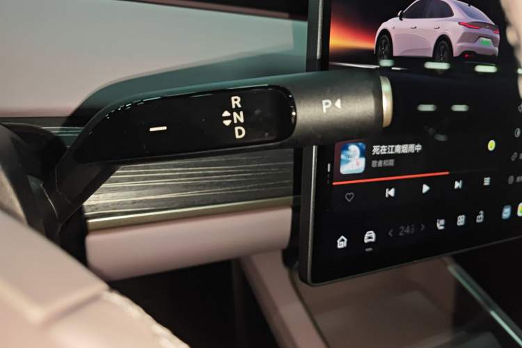 Used ONVO L60 2024 60 kWh All-Wheel Drive