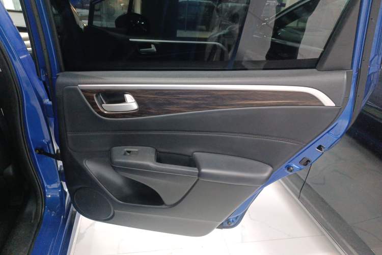 Used Honda Jade 2017 1.8L automatic Comfort version 5 seats
