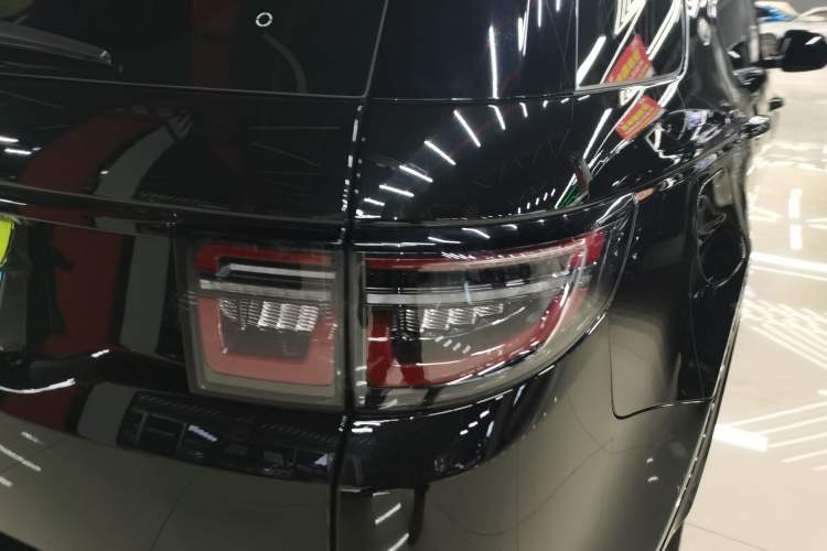 Used Land Rover Discovery Sport 2022 Revised Version 249 PS R-Dynamic S Performance Edition 5 Seats